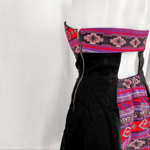 Line & Dot strapless dress - Picture 9 of 12